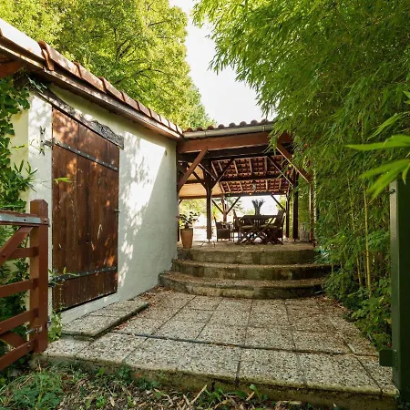 Cosy With Private Pool Сasa de vacaciones *